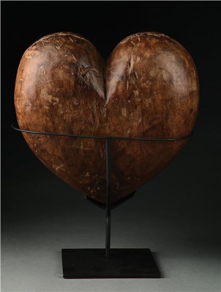 American Folk Art School | HEART-SHAPED DISPLAY PIECE | MutualArt