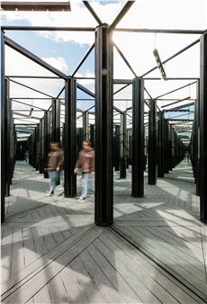 Christian Wagstaff & Keith Courtney: House of Mirrors - Museum of Old and New Art