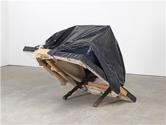 Angela de la Cruz: Upright