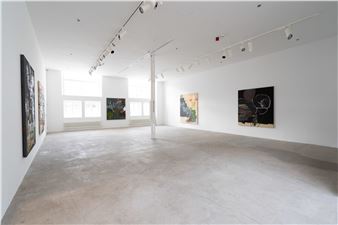 Roy Aurinko: Pushed gently down the stairs by a muse - Makasiini Contemporary