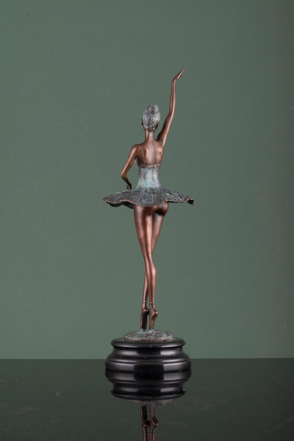 Null Zero | Réplica de Milo, escultura em bronze. Com base em mármore ...