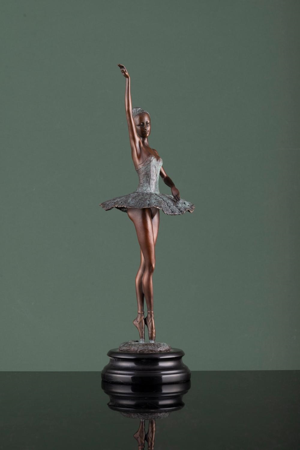 Null Zero | Réplica de Milo, escultura em bronze. Com base em mármore ...