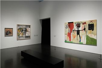 From photo booths to porous selves: MACBA explores thirty years of collective and personal identity