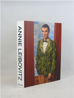 A pictorial summary of over 40 years of work - Annie Leibovitz