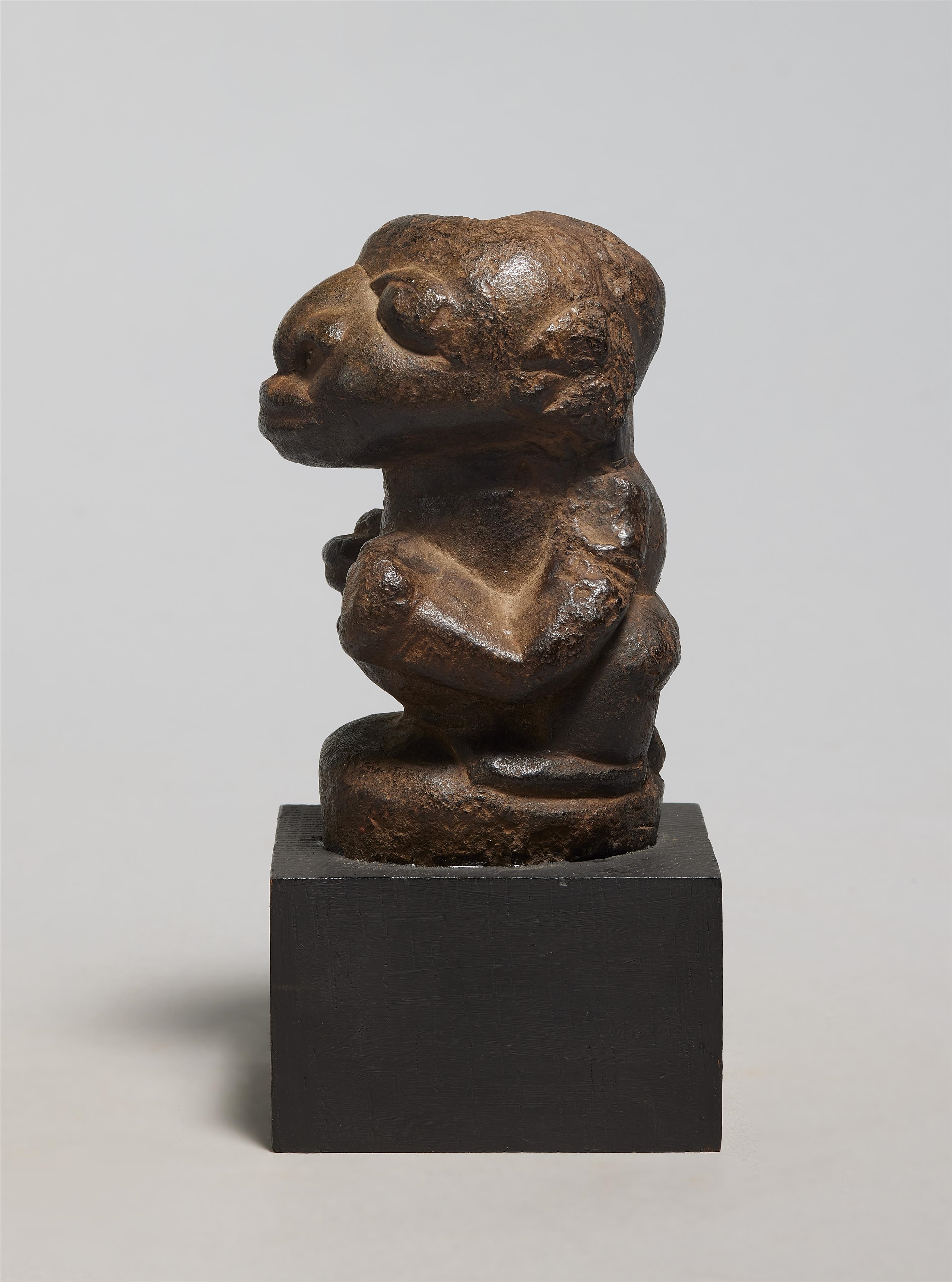 Sierra Leone School | A very fine Sapi Nomoli figure | MutualArt