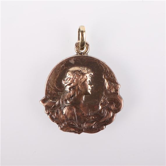 Emile Dropsy | Médaille à décor d'un profil féminin | MutualArt