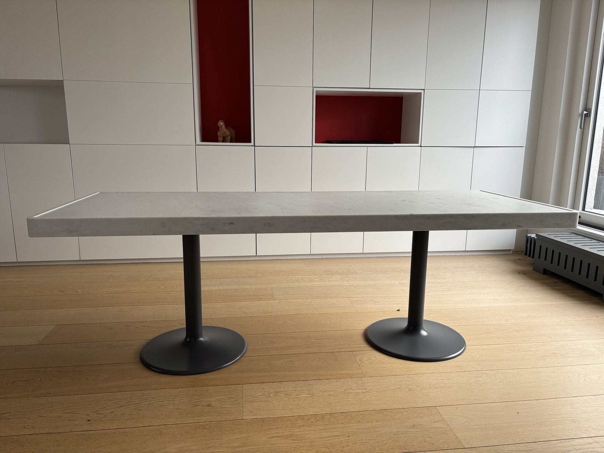 Pierre Jeanneret | Table model LC11-P with rectangular top in white ...
