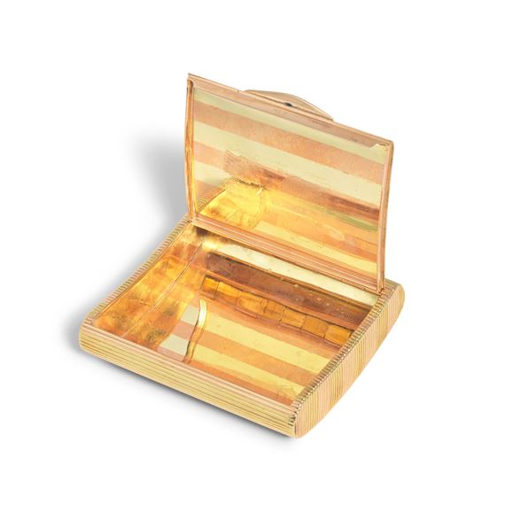 Rulli Oscar | An Italian vari-coloured gold cigarette case | MutualArt