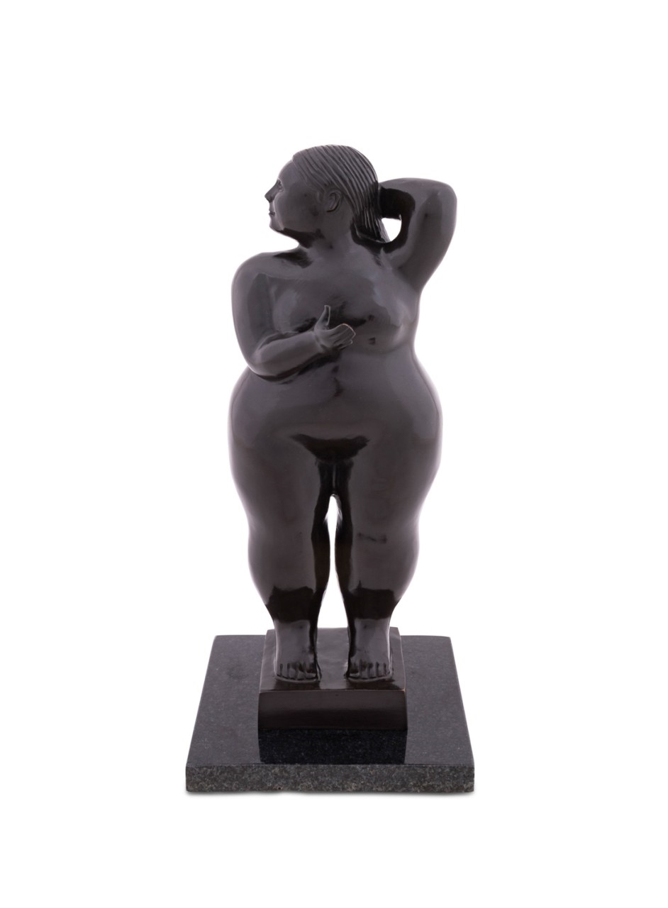 Fernando Botero | MUJER DE PIE (2002) | MutualArt