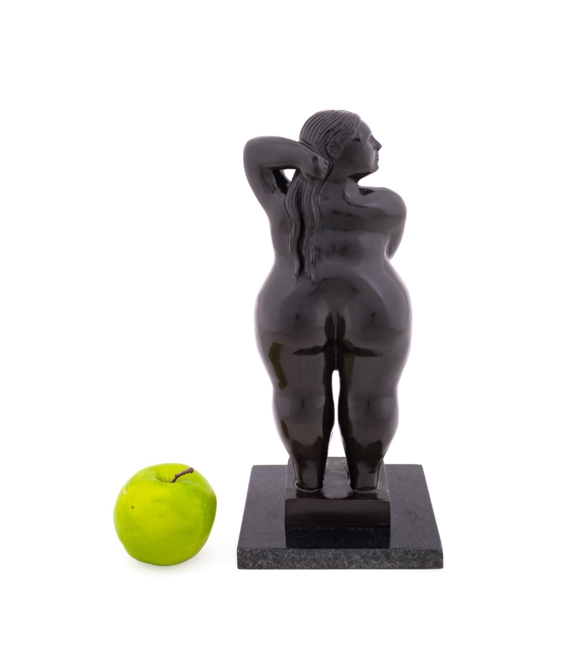 Fernando Botero | MUJER DE PIE (2002) | MutualArt