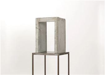 3 Sculptures. Baghramian. Genzken. Noland. - Société Berlin