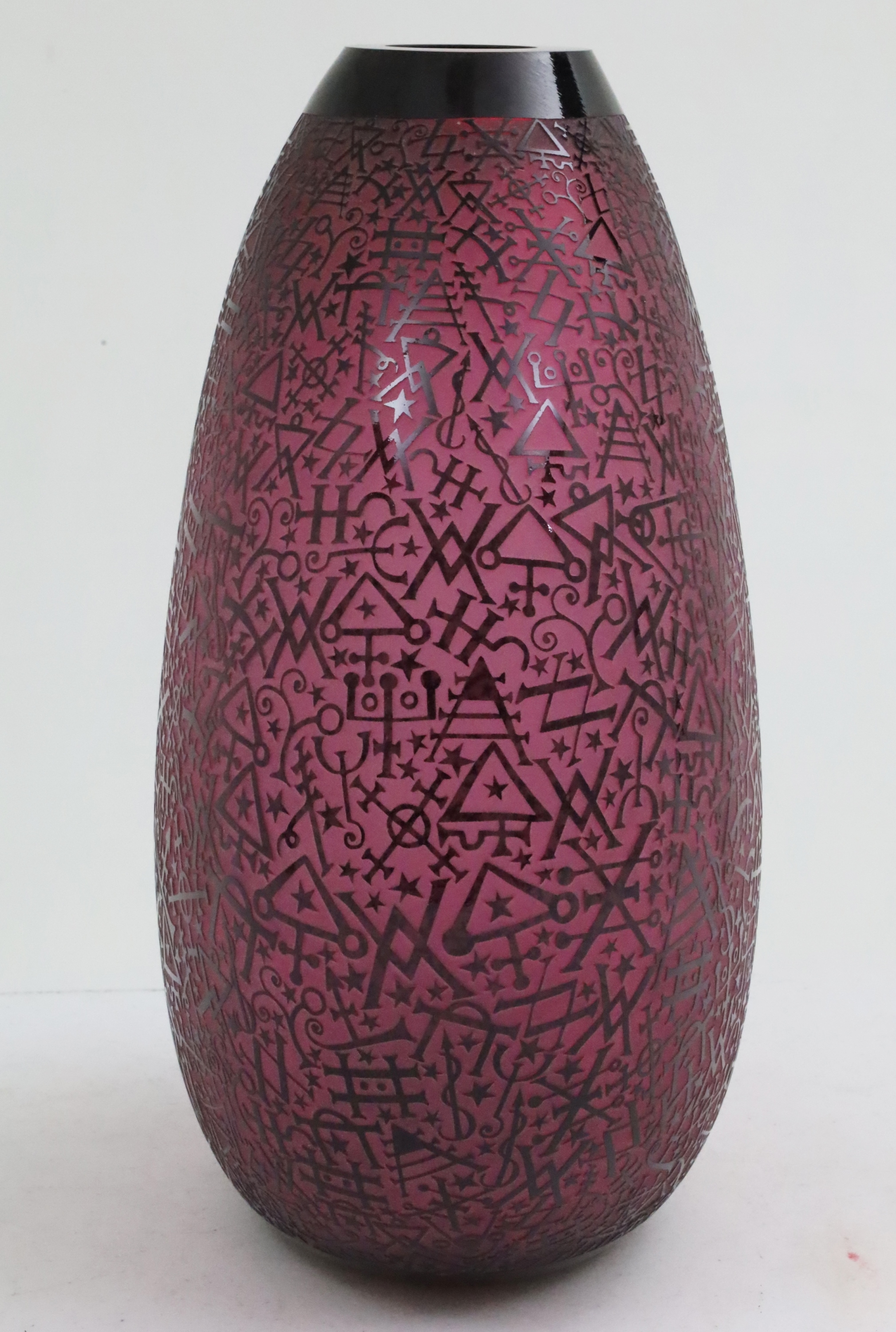 Duncan McClellan | DUNCAN McCLELLAN ALCHEMY VASE (20th Century) | MutualArt