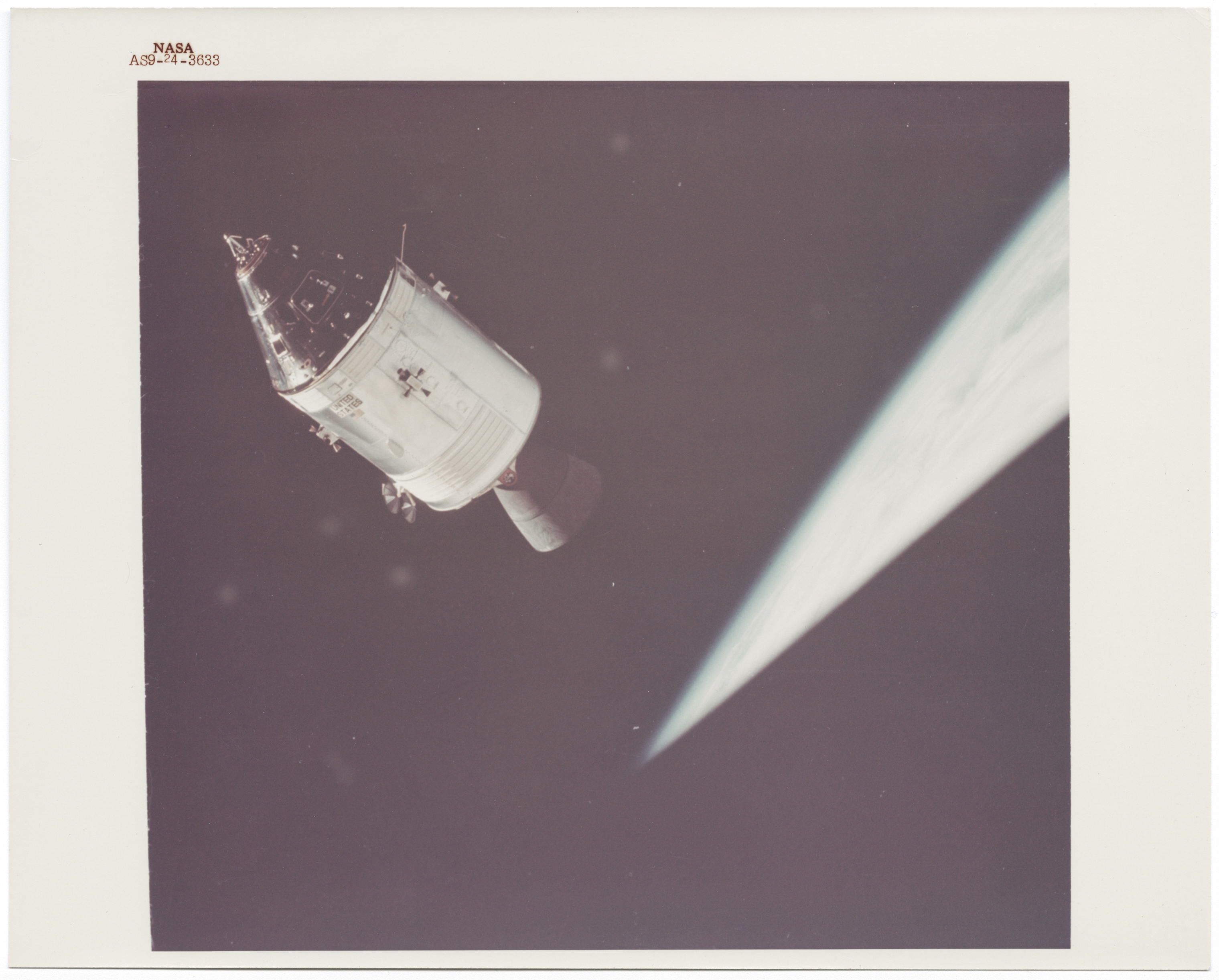 NASA | COMMAND MODULE GUMDROP FLOATING ABOVE EARTH'S HORIZON (1969 ...