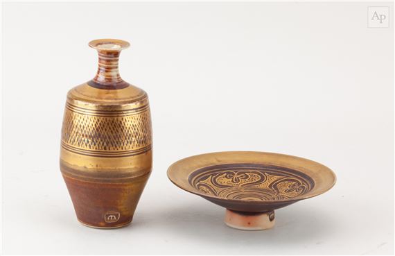 Mary Rich | A porcelain bottle | MutualArt