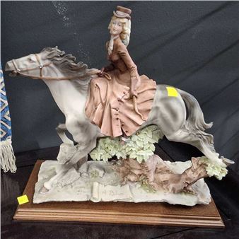置物：【Auro Belcari】『Woman Horse Riding』 A. Belcari | 9 Artworks at Auction | MutualArt