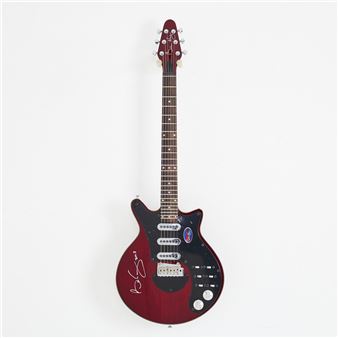 SIGNERAD ELGITARR - Brian May