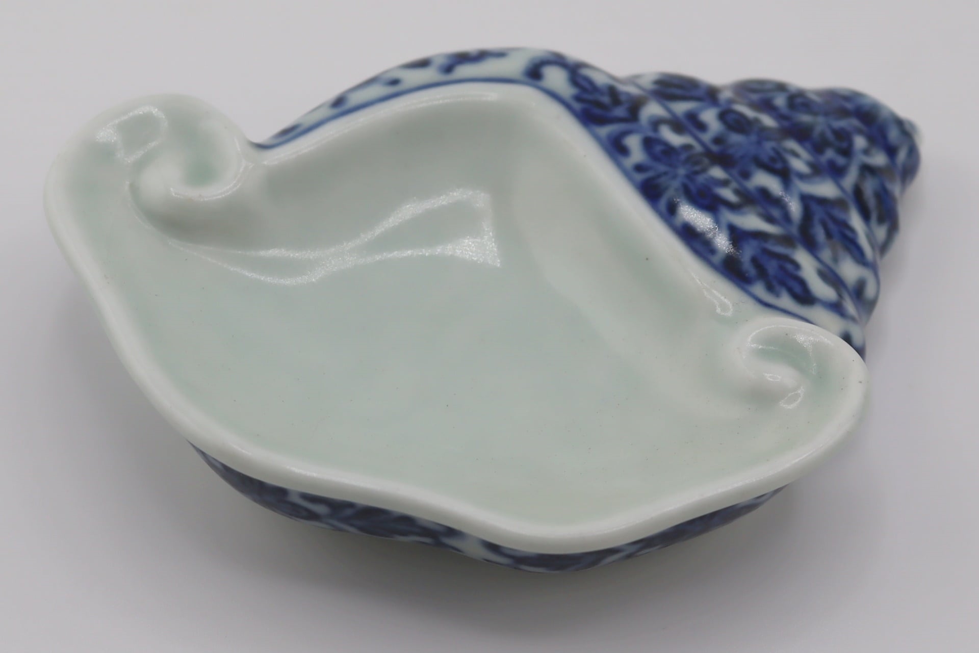 Chinese School | Chinese Blue and White Shell Form Brush Washer | MutualArt