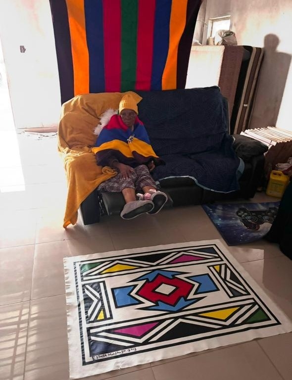 Esther Mahlangu | NDEBELE PATTERN IN BLUE AND RED (2013) | MutualArt