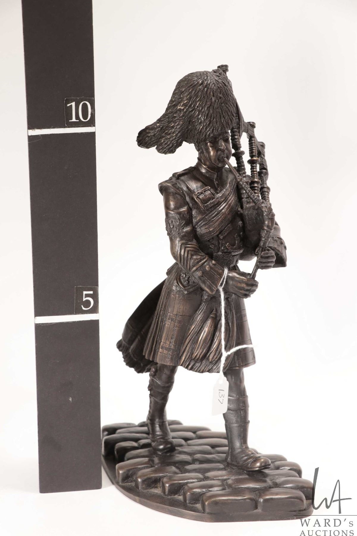 Tom Mackie | Piper Major | MutualArt