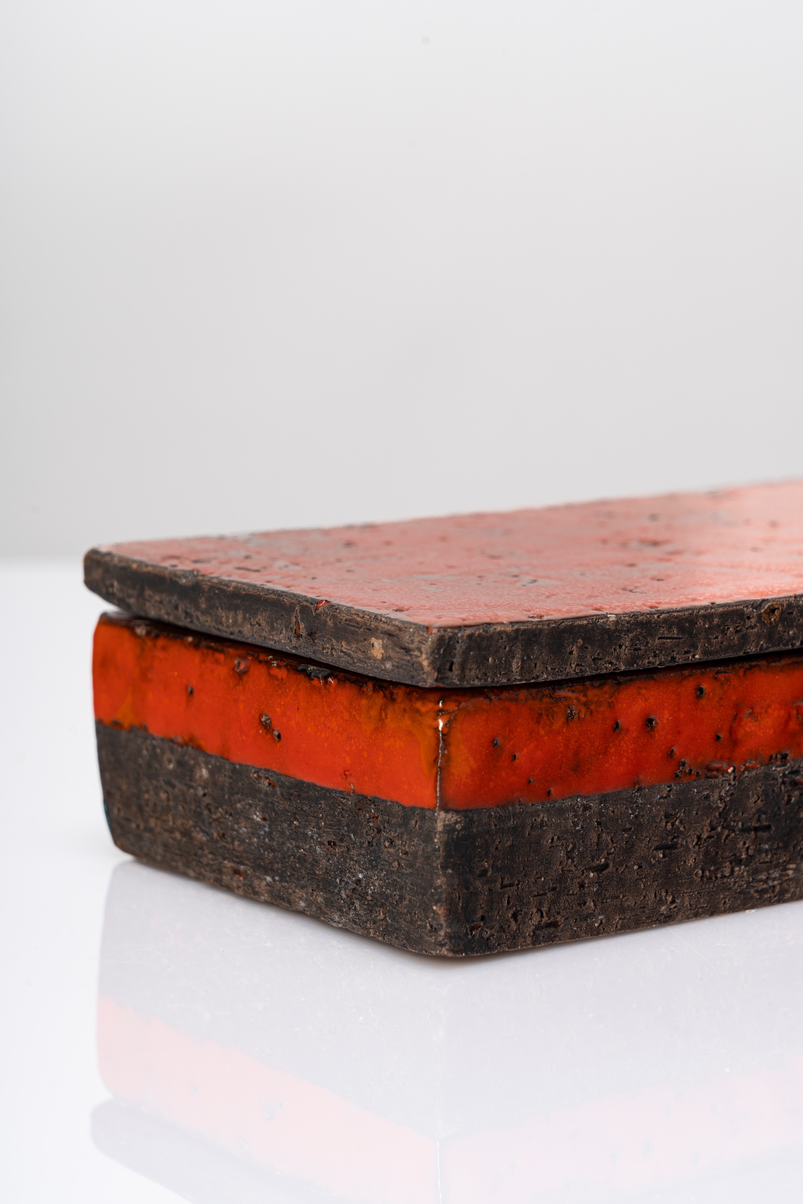 Aldo Londi | Lidded box (1970) | MutualArt