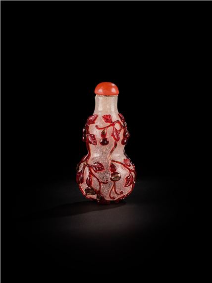 A GOLD-SPLASHED RED-OVERLAY CLEAR GLASS DOUBLE-GOURD SNUFF BOTTLE - Chinese School, 19th Century