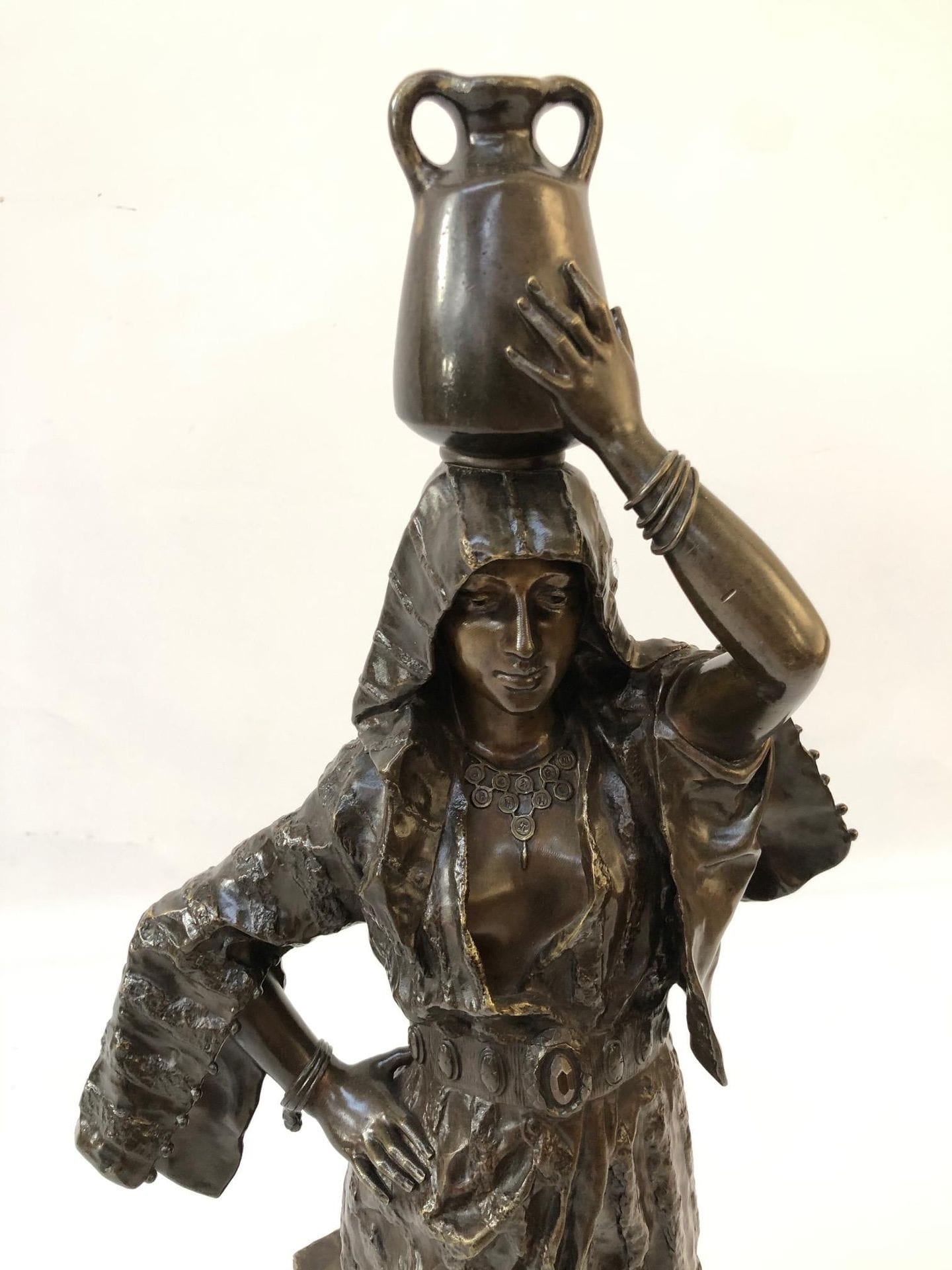 Gaston Veuvenot Leroux | LA PORTEUSE D'EAU (19th Century) | MutualArt