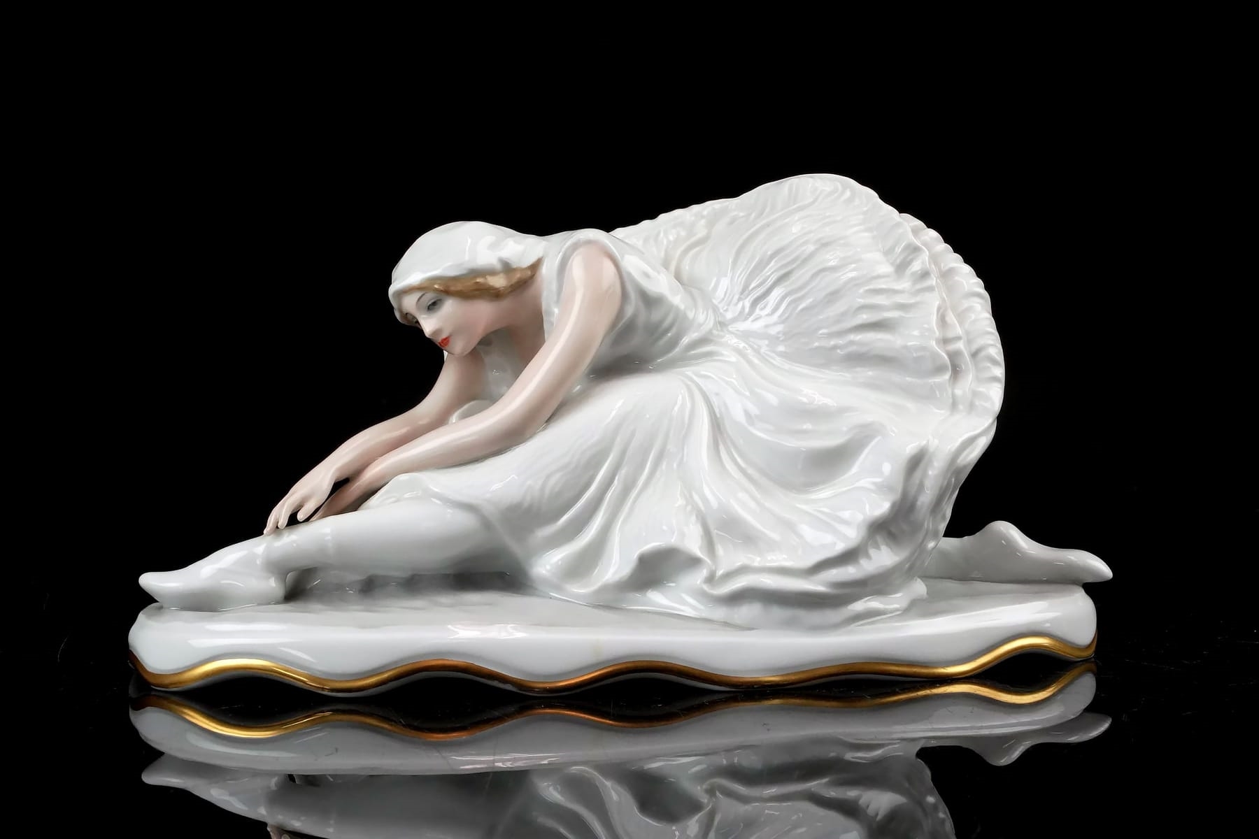 Constantin Holzer-Defanti | figurin, ballerina | MutualArt