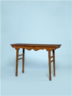 A RARE AND IMPORTANT HUANGHUALI FLUSH-MITRED JOINT RECESSED-LEG TABLE