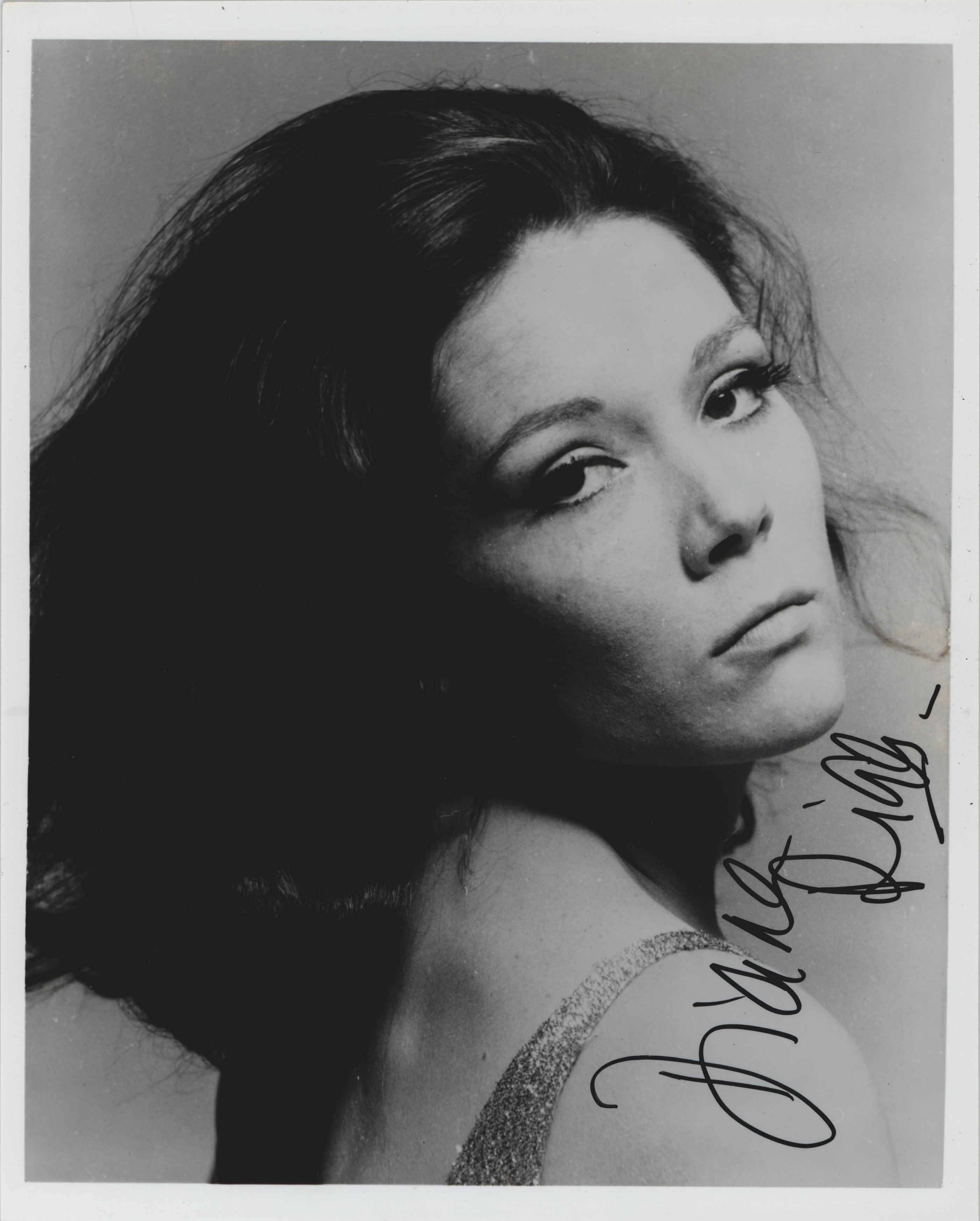 Diana Rigg | Diana Rigg Signed Photograph | MutualArt