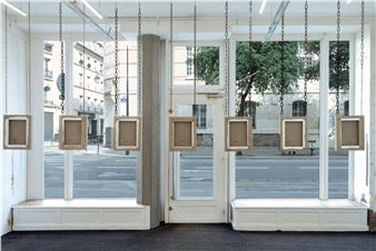 Philipp Timischl: Ausstellung Geht Hinter Ihnen Weiter [Exhibition continues behind you] - Galerie Sultana