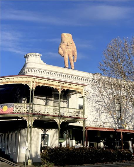 Ronnie van Hout: Quasi - Bendigo Art Gallery