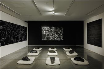 BLACK: Vibrant Multiple Light