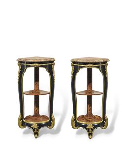PAIRE D'ENCOIGNURES D'ÉPOQUE LOUIS XV estampillée DE BERNARD II VAN RISENBURGH DIT B.V.R.B., VERS 1753