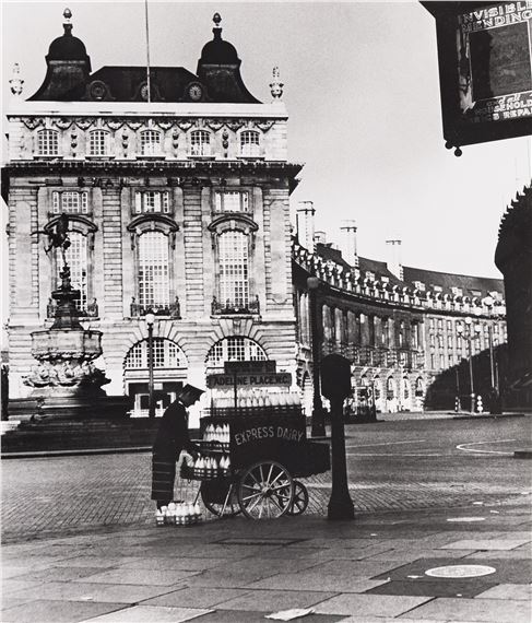 Early morning in Piccadilly Circus - Bill Brandt