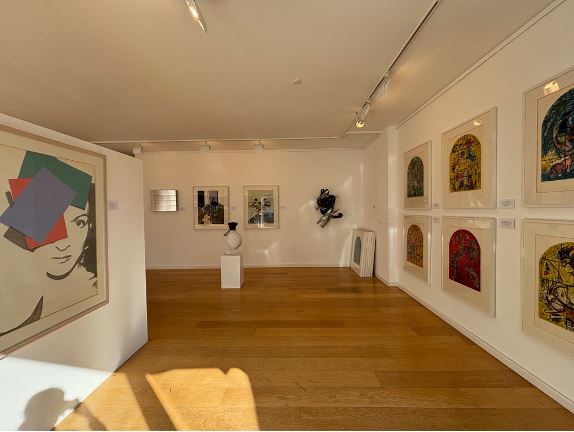 Best of Thalberg, September 05 - October 26, 2024. 10th anniversary of our gallery. Works by Andy Warhol, Marc Chagall, Donald Judd, Francis Bacon, Frank Stella and Mrdjan Bajic on display. Photo Credits: Galerie Thalberg