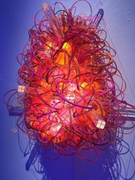 a light that is hanging from the ceiling in a room