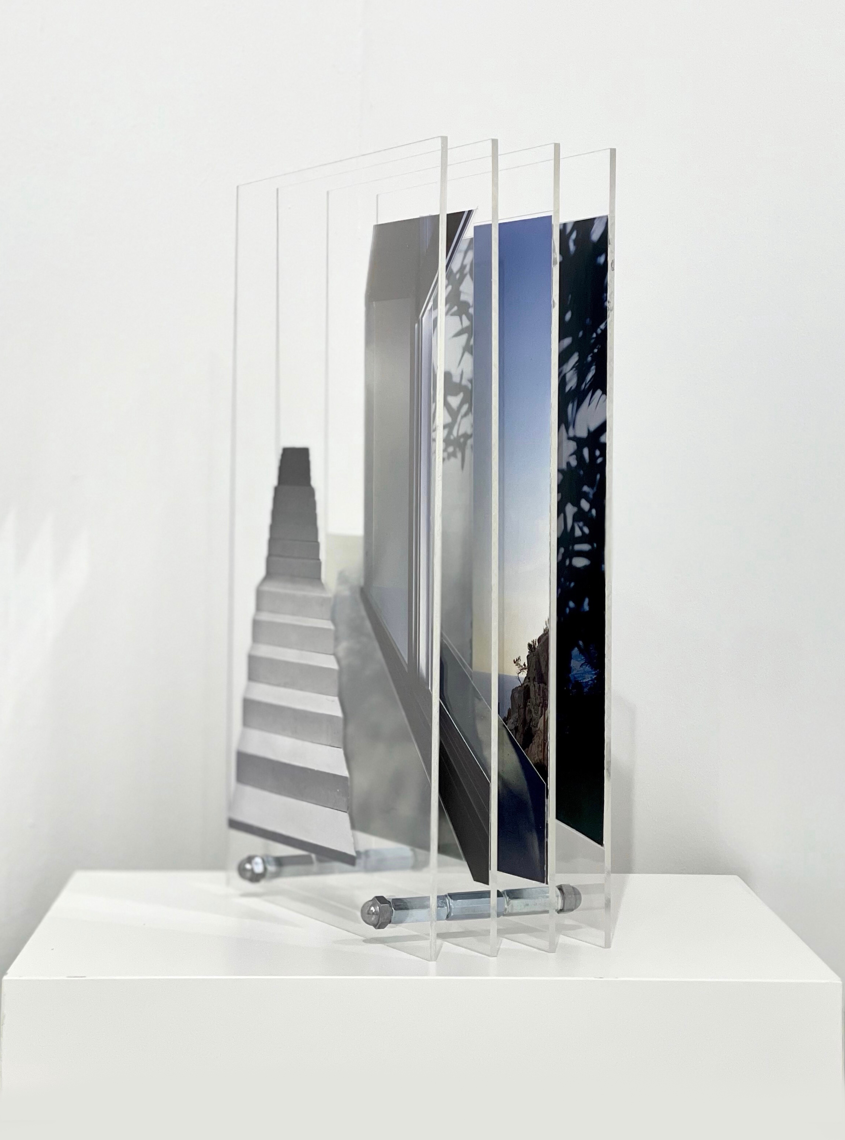 Artwork by Aline Setton, Contra-luz, Made of Collage on plexiglass and steel hardware 