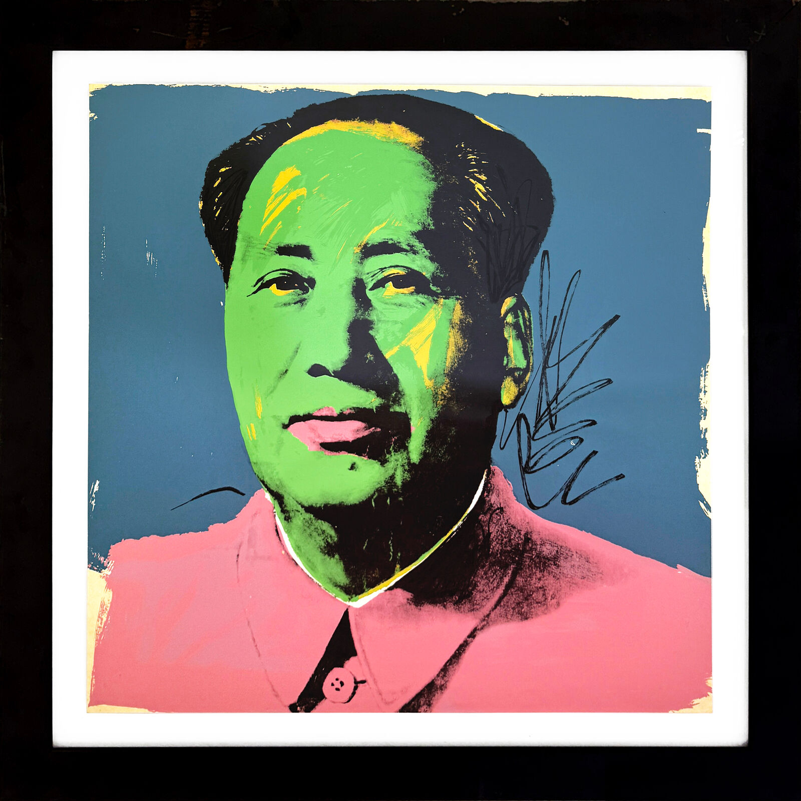 A picture of Mao Zedong in a pink shirt and tie.