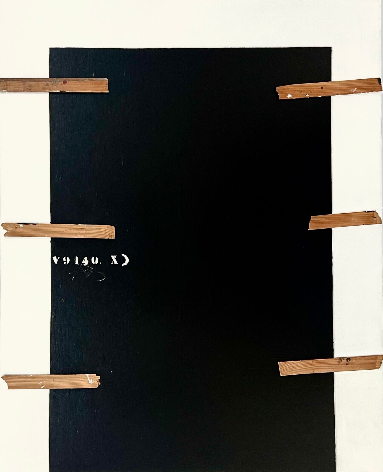 Artwork by Antoni Tàpies, Porta negra i xifres, Made of Paint and assemblage on canvas 