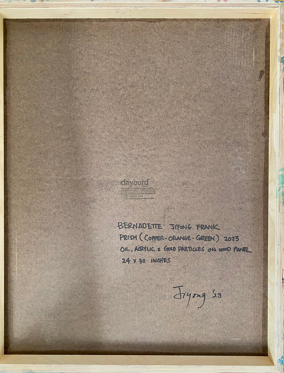 A picture of an abstract geometric design on a green background.