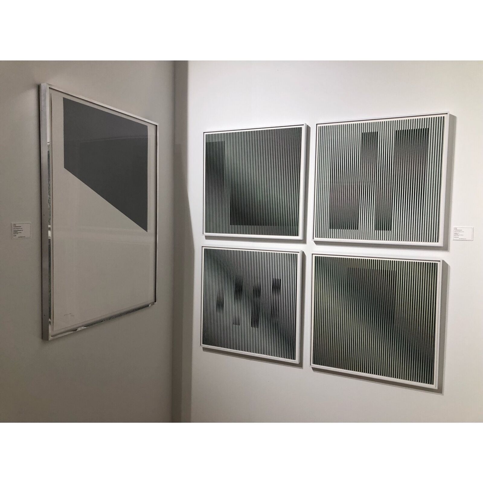 Artwork by Carlos Cruz-Diez, Couleur Additive Gris Dos, Made of Lithograph 