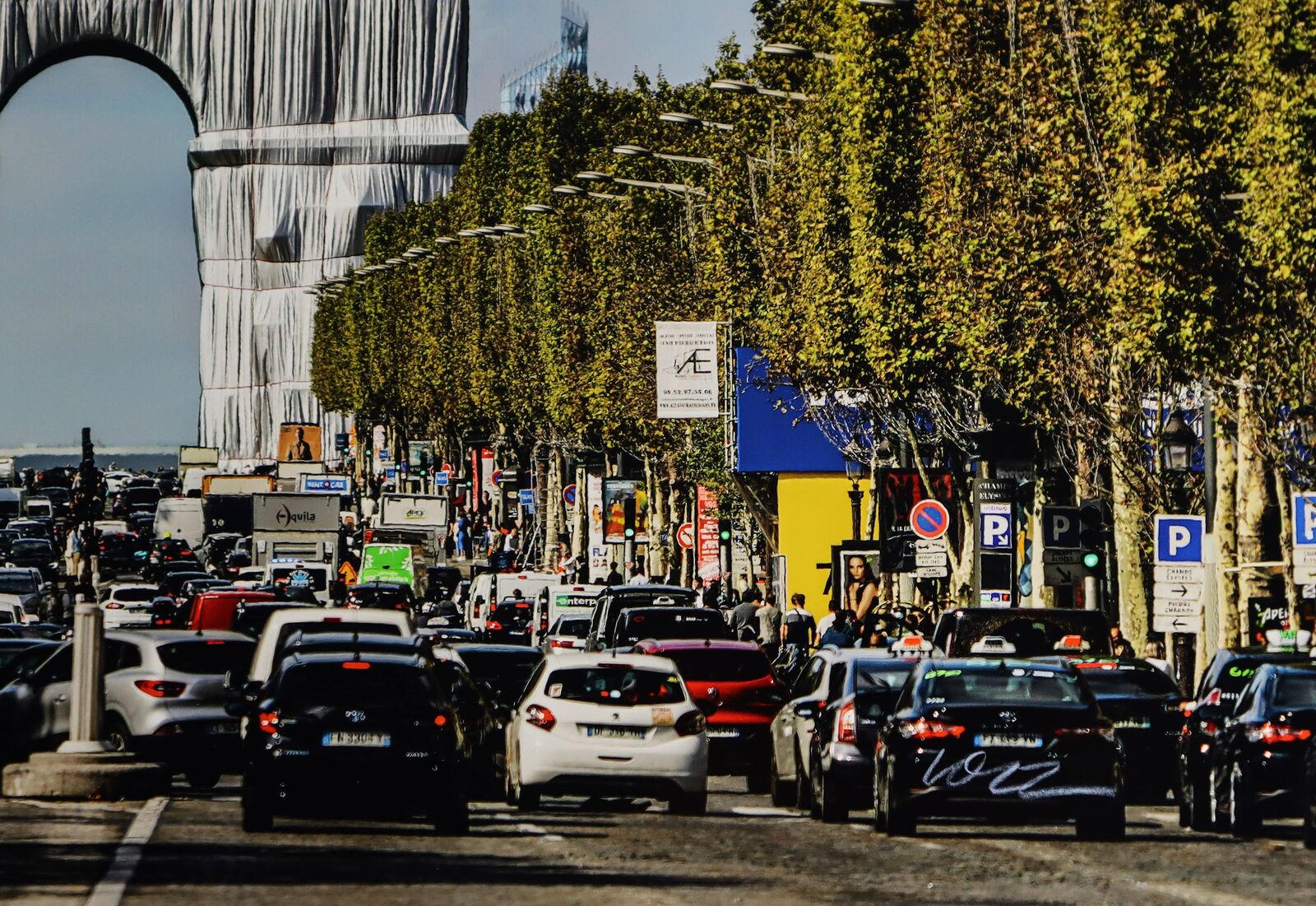 Artwork by Christo, L'Arc de Triomphe, Wrapped, by Day, Made of Archival pigment print on Ilford Galerie Smooth Pearl paper 