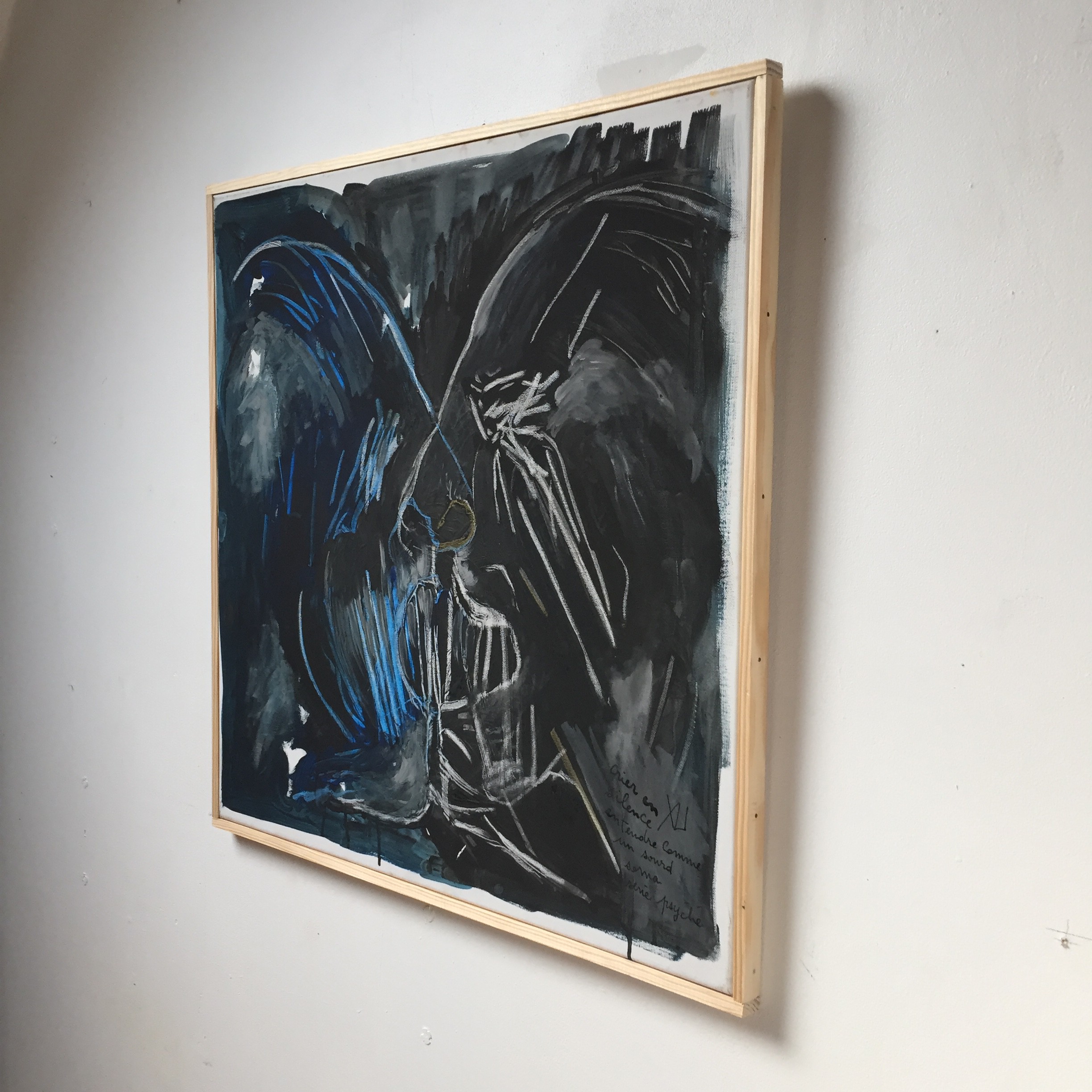 A monochromatic abstract painting featuring a fragmented chair and handwritten French text.