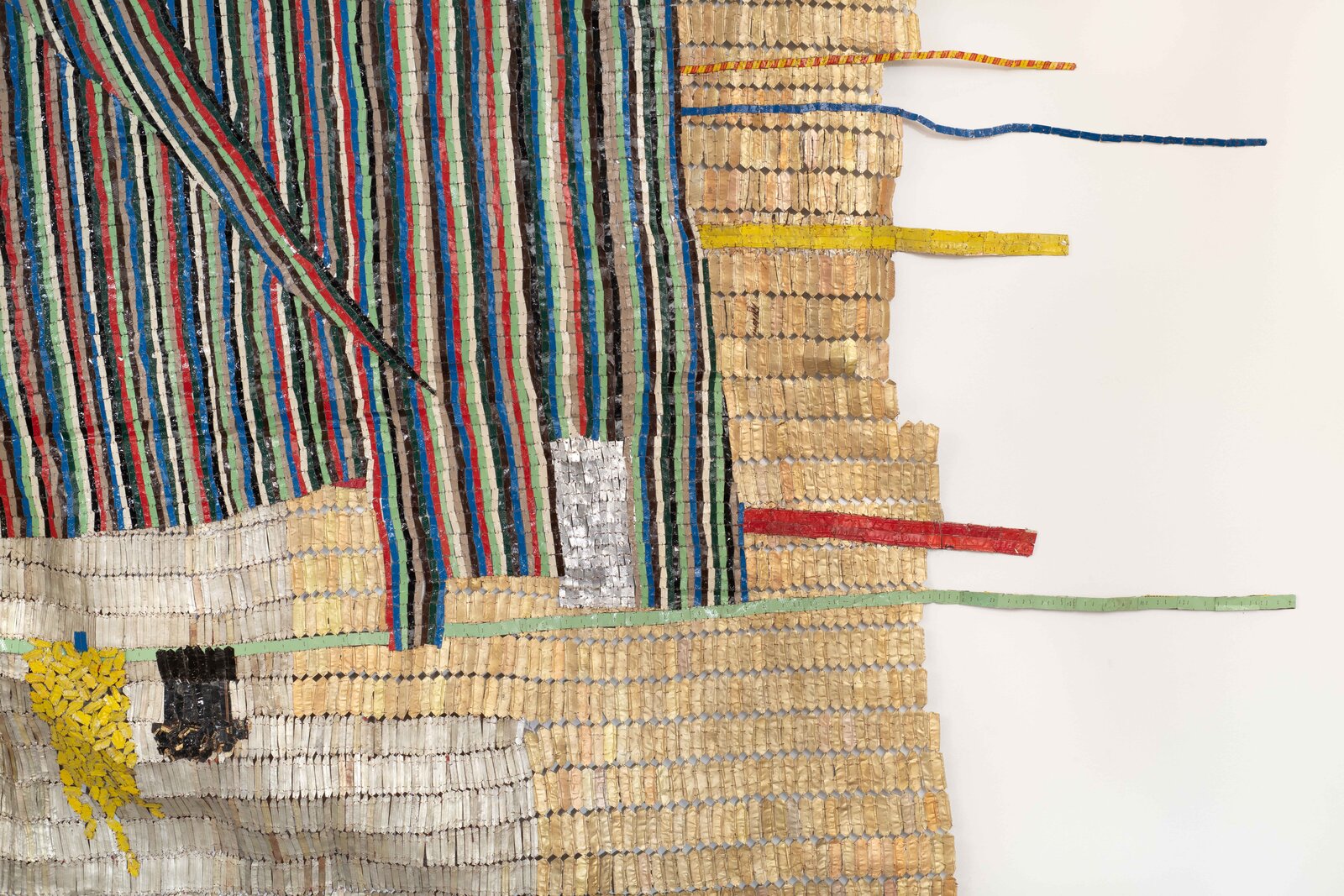 Artwork by El Anatsui, Drying Line, Made of Aluminium, copper wire and nylon string 