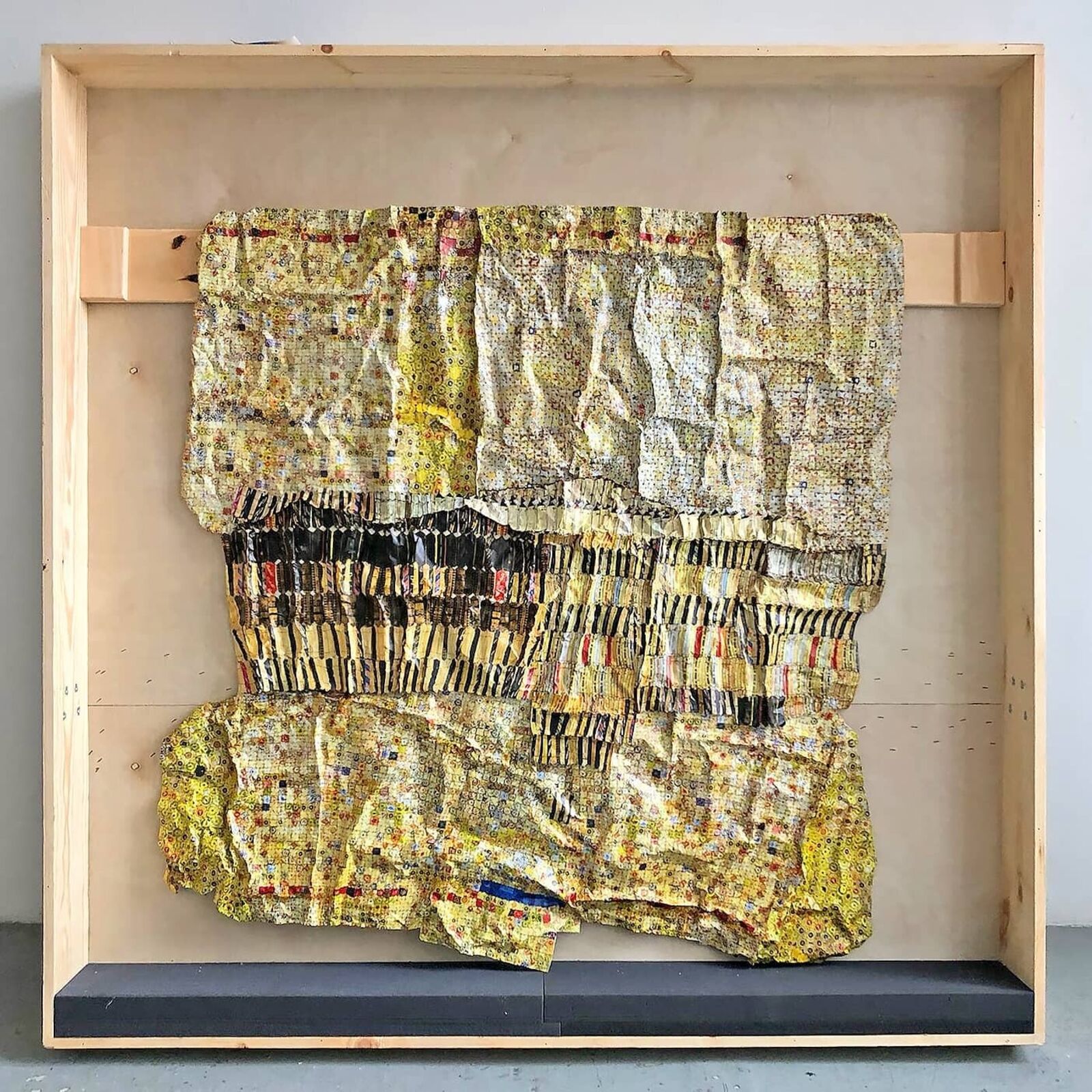 Artwork by El Anatsui, Gold Band, Made of Hand-sculpted and formed UV cured acrylic resin inkjet on aluminum with irregular hand-cut edges and copper wire 