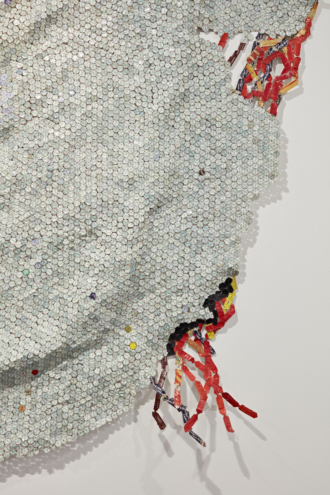 Artwork by El Anatsui, Fire on Ice, Made of Aluminium, copper wire and nylon string 