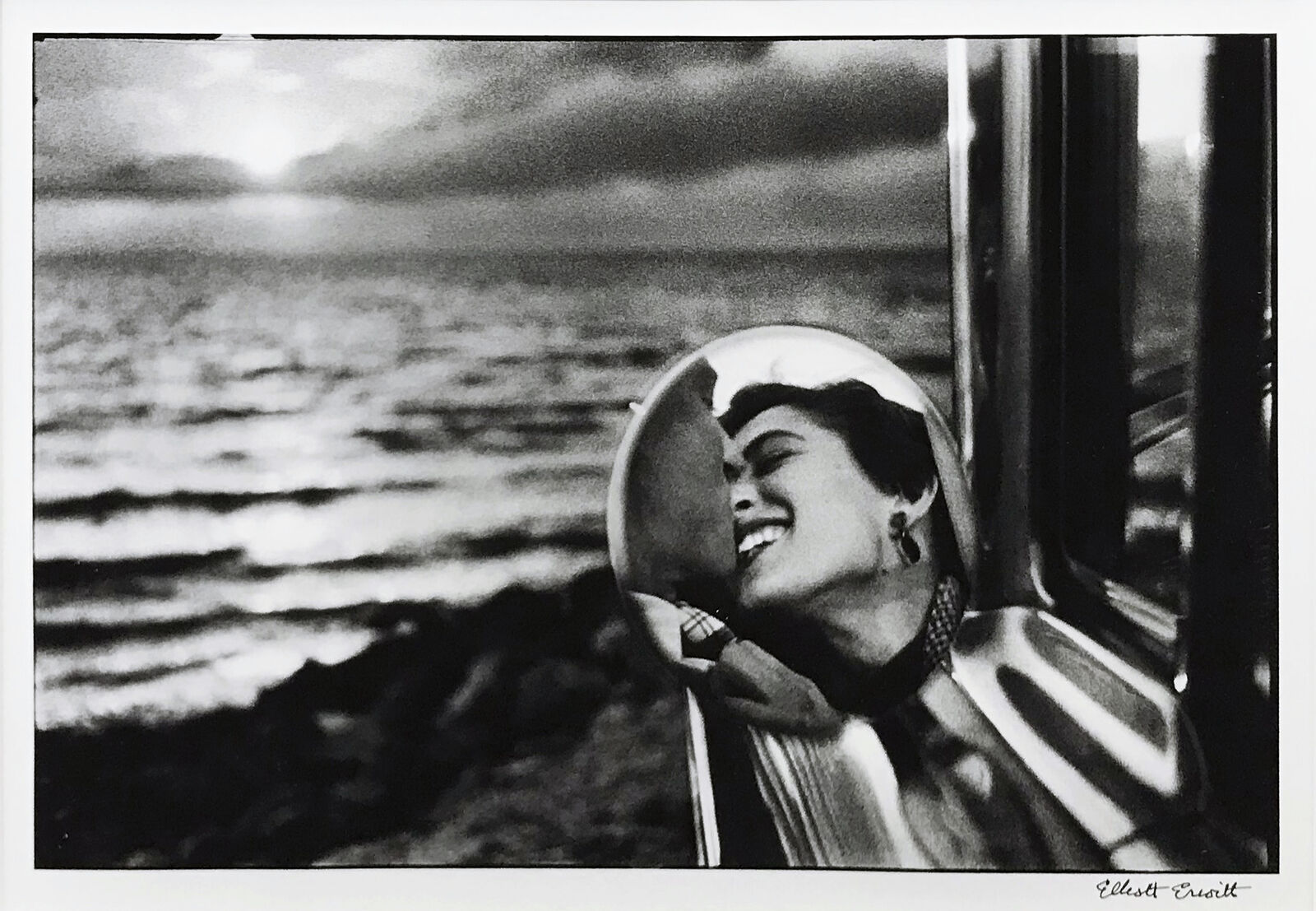 Artwork by Elliott Erwitt, CALIFORNIA KISS, SAN MONICA, 1955, Made of Gelatin Silver Print 