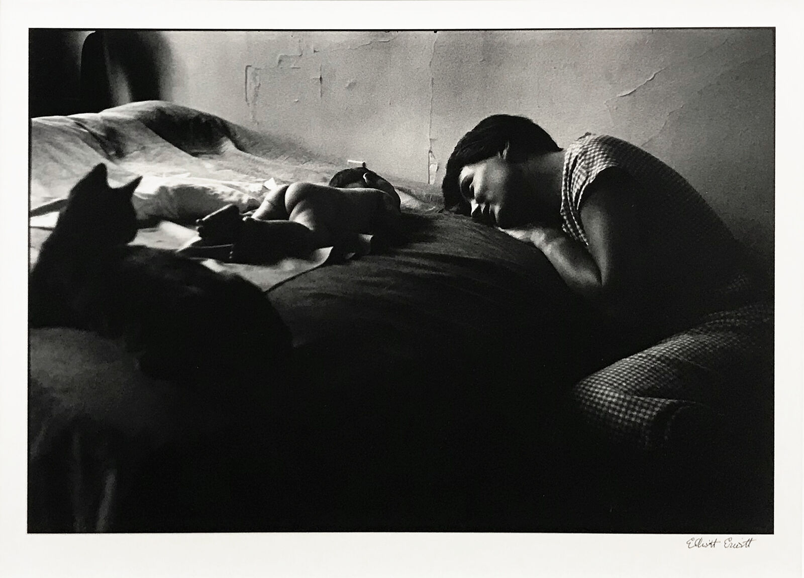 Artwork by Elliott Erwitt, NEW YORK CITY, 1953, Made of Gelatin Silver Print 