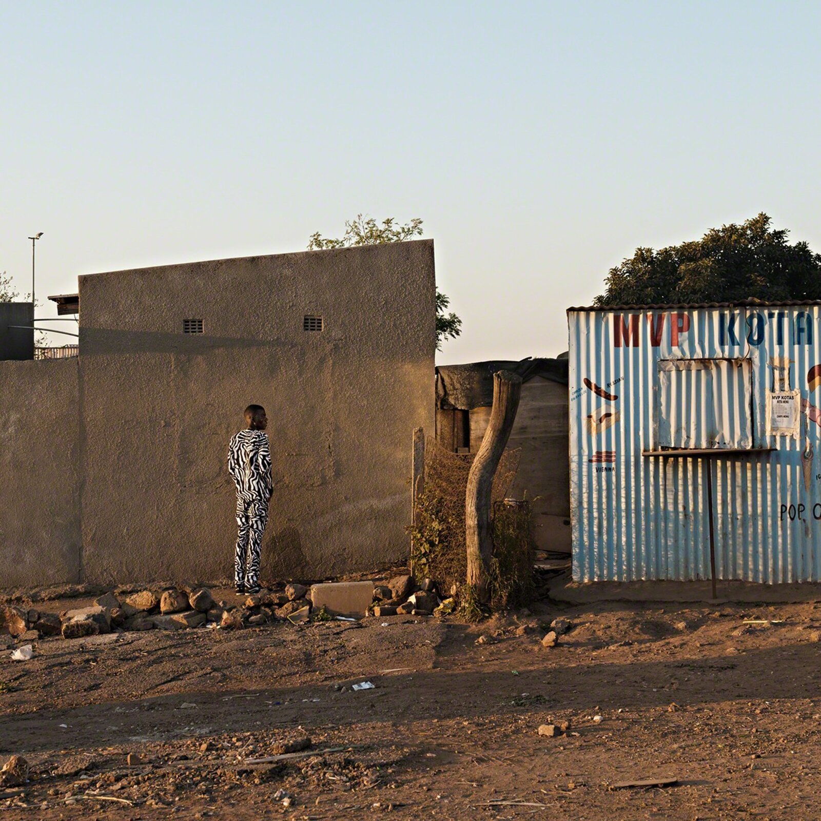 Ingwe idea ngamabala-idube eWinnie. Thembisa, Johannesburg by Jabulani Dhlamini, 2018