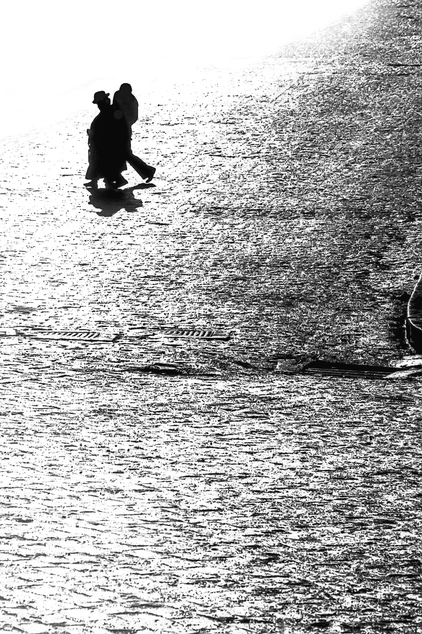At the gate of the Cementario Central by Javier Molina Barrios, null